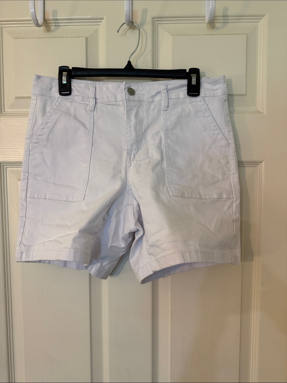 Bleu Classic White Women's Shorts with Front Patch Pockets